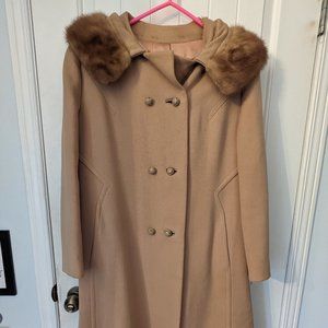 Vintage tan swing coat with fur trim